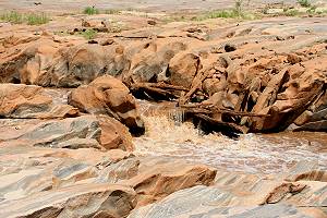 Lugard Falls - Tsavo Ost National Park