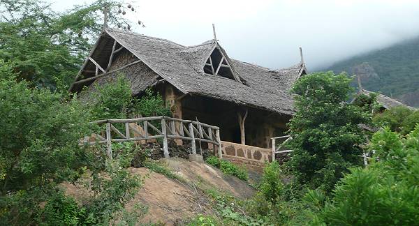 Rhino Valley Lodge