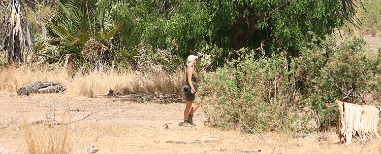 Bushwalk Seous - Lake Manze Camp