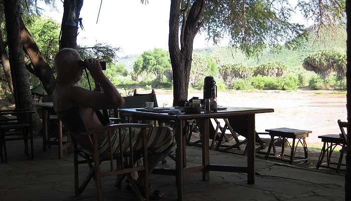 BiGi oder Epiya Chapeyu Camp - Galana River, Tsavo Ost National Park