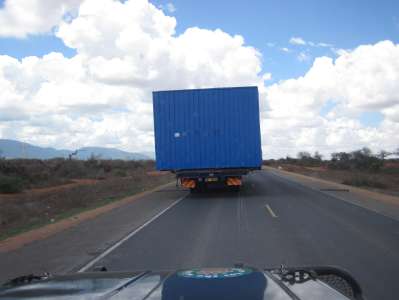 Mit KAD 643 G im Tsavo unterwegs