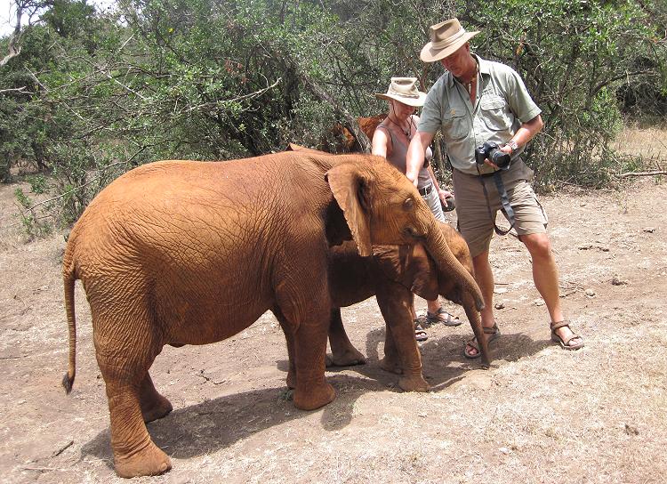 Jörg und Petra Reinecke beim David Sheldrick Wildlife Trust