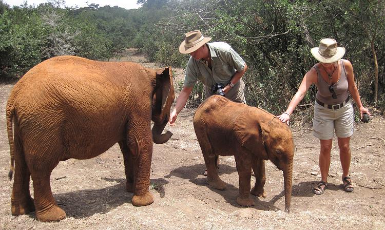 Jörg und Petra Reinecke beim David Sheldrick Wildlife Trust
