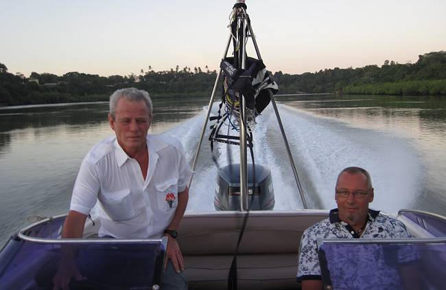 Speedboat Sundowner mit Marc auf dem Mtwapa Creek - Mombasa