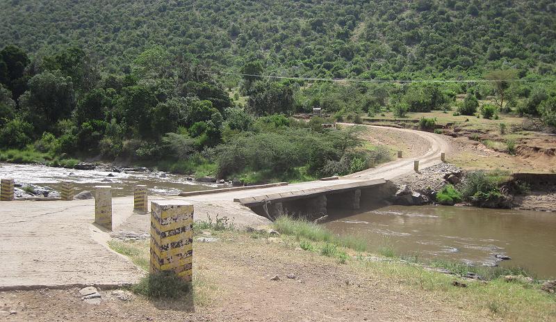 Brücke über den Mara Fluss