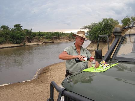 Sundowner am Mara Fluss