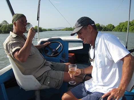 Zum Sundowner mit der Baba Karl auf dem Mtwapa Creek