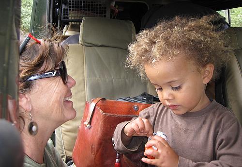 Petra Almendinger mit Enkel Taye