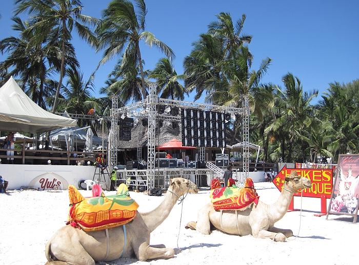Yuls, Bamburi Beach