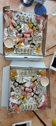 Sushi Essen mit Freunden