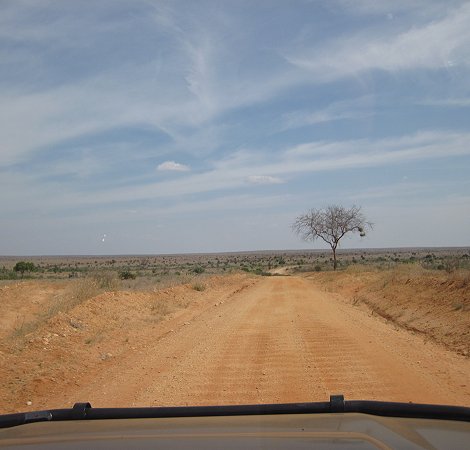 entlang des Galana Rivers