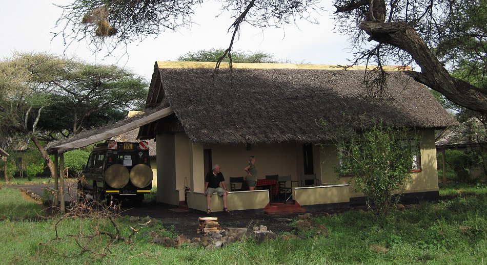 Kitani Bandas - Tsavo West National Park