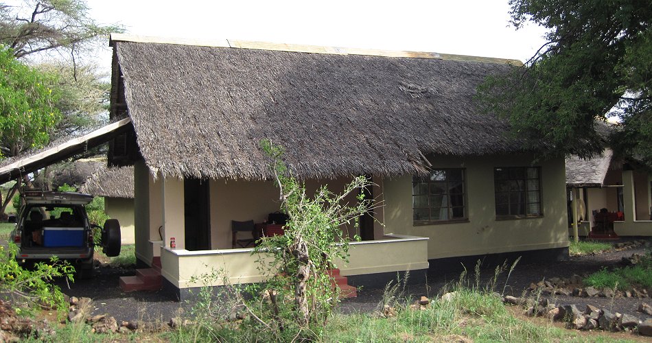 Kitani Bandas - Tsavo West National Park