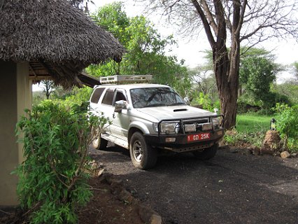 Kitani Bandas - Tsavo West National Park