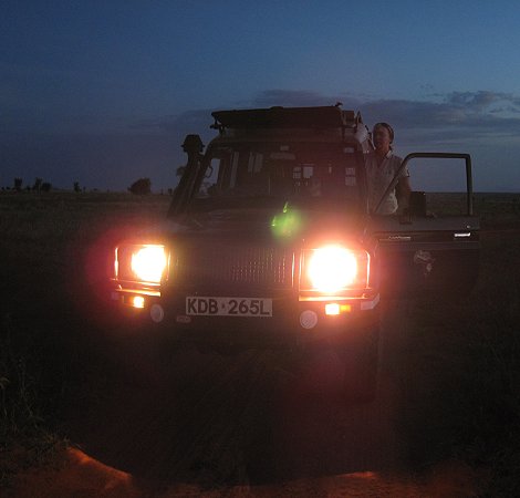 Nacht Pirschfahrt im Lumo Conservancy