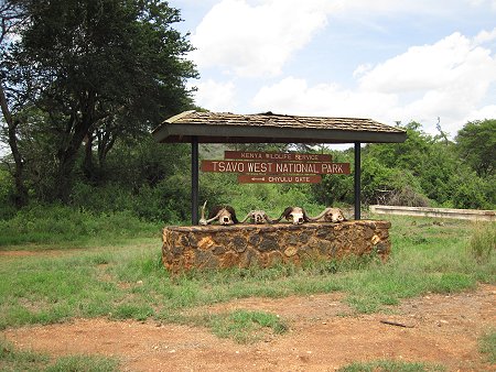 Das alte Tsavo Chyullu Gate