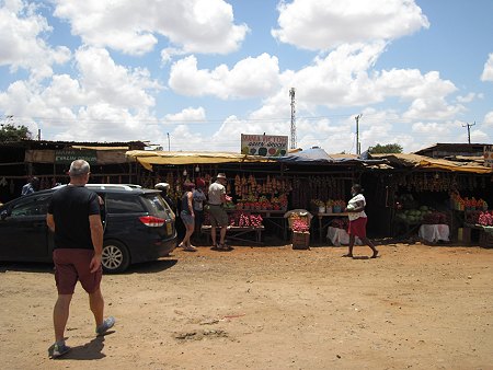 Obstkauf in Emali