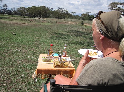 Lunch im Bush bei den Breitmaulnashörnern auf Solio