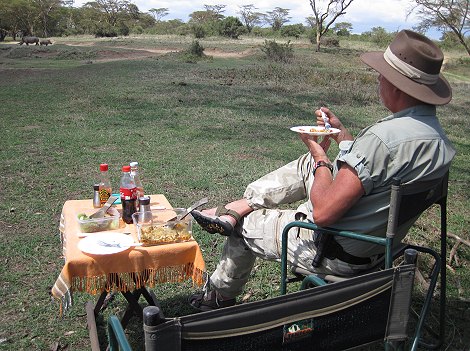 Lunch im Bush bei den Breitmaulnashörnern auf Solio