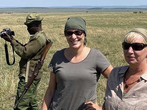 Land Cruiser im Warzenschweinbau eingebrochen
