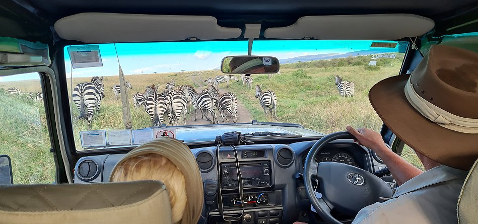 Petra und Jörg Reinecke auf Pirschfahrt in der Masai Mara