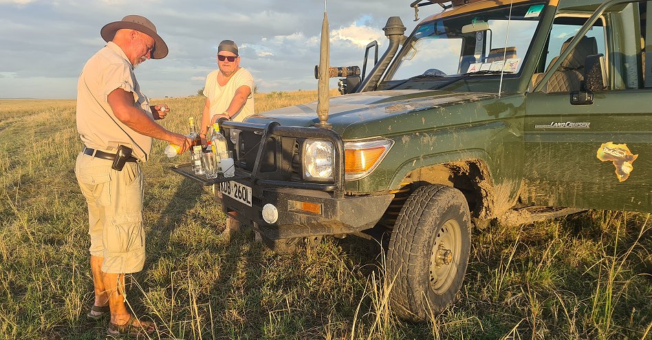 Sundowner in der Masai Mara