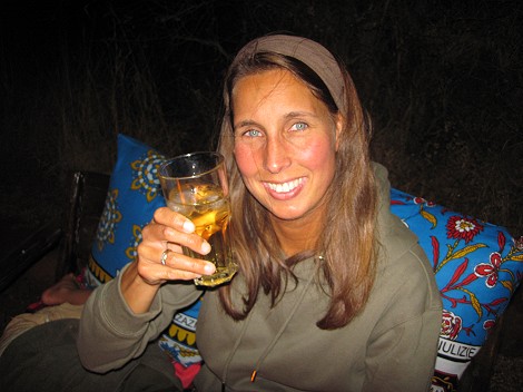 am Lagerfeuer im Amboseli Bush Camp
