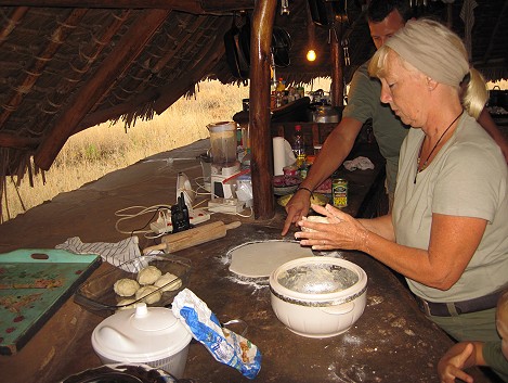 lecker Pizza Backen im Bush