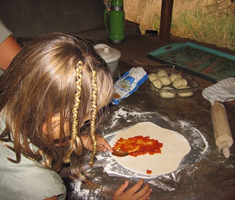 lecker Pizza Backen im Bush