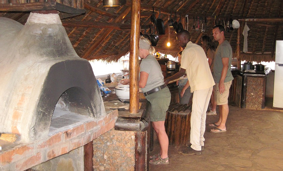 lecker Pizza Backen im Bush