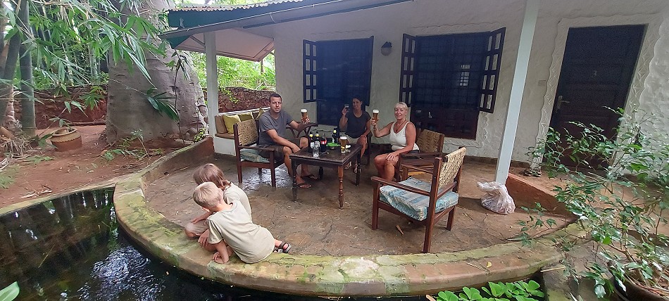 Mit der Familie im Boko Boko Guesthouse