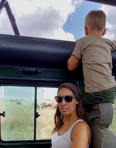 Frühstück im Land Cruiser