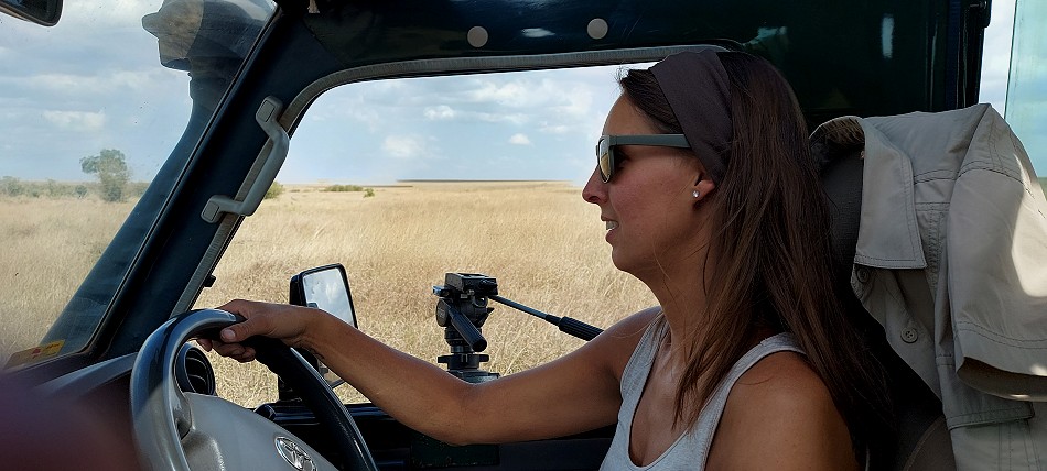 Jenny auf Pirschfahrt in der Masai Mara