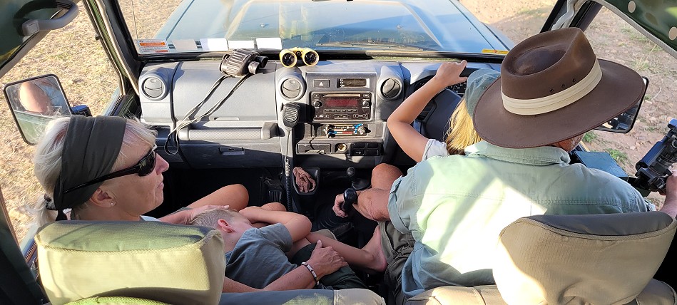 Safari, auf Pirschfahrt mit Kindern in der Masai Mara