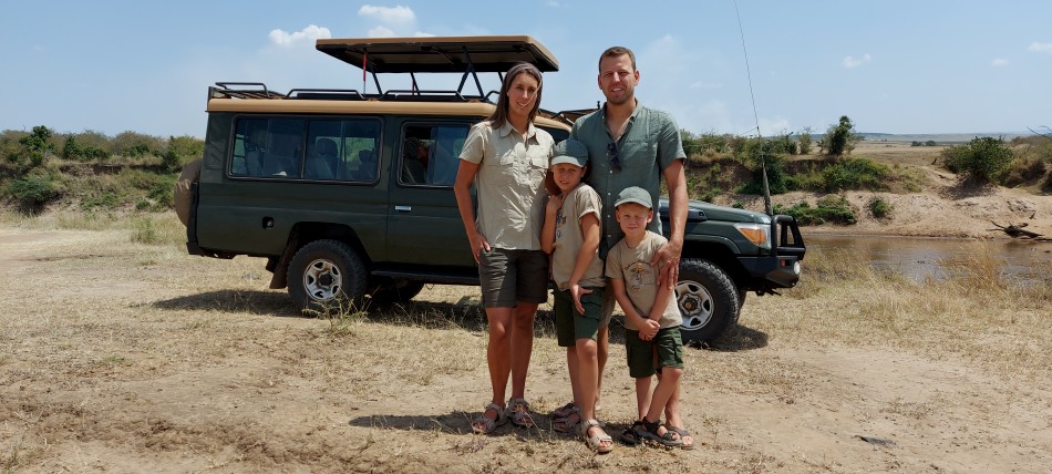 Familiensafari in der Masai Mara, am Ufer des Mara Rivers