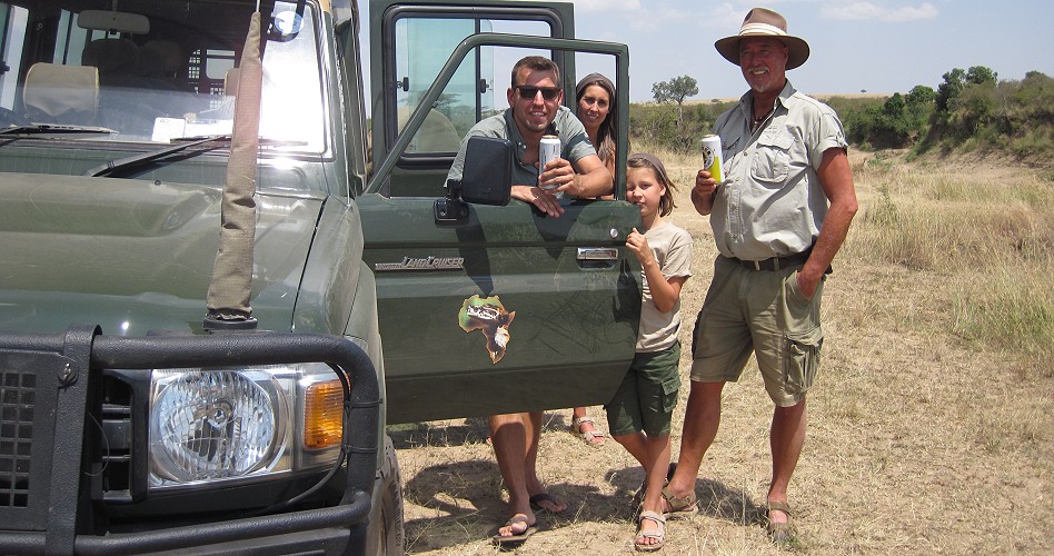 Familiensafari in der Masai Mara, am Ufer des Mara Rivers