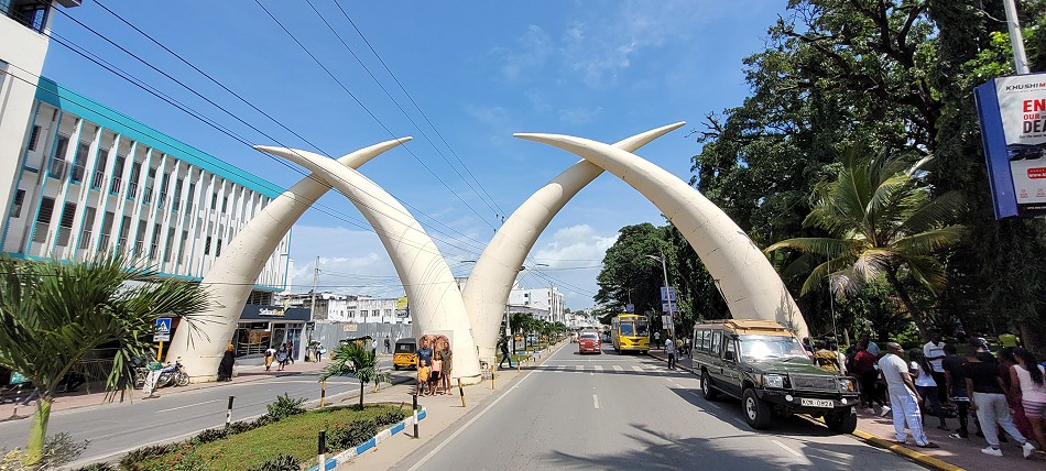 Mombasa Wahrzeichen - Stoßzähne