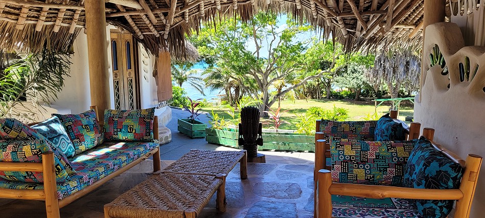 Keringet Tiwi Beach Villa - Tiwi Beach