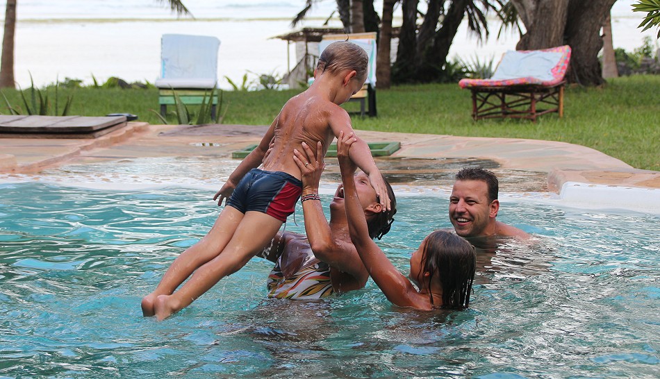 Keringet Tiwi Beach Villa - Tiwi Beach