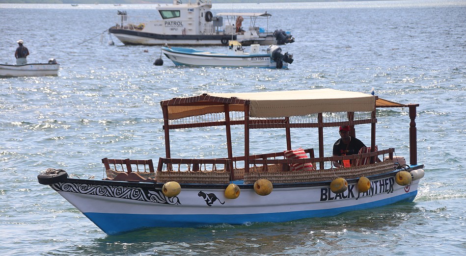 Lamu Wassertaxi - Black Panther