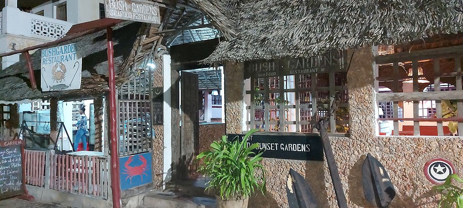 Lamu - Bushgarden, Sunset Garden Restaurant