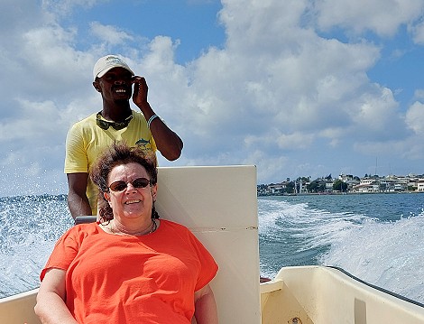 mit dem Speedboat zum Manda Bay Resort