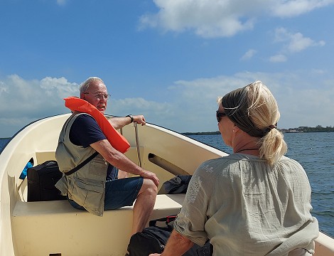 mit dem Speedboat zum Manda Bay Resort