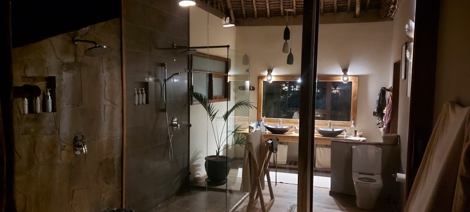 Soroi Lions Bluff Lodge - Lumo Conservancy, Tsavo