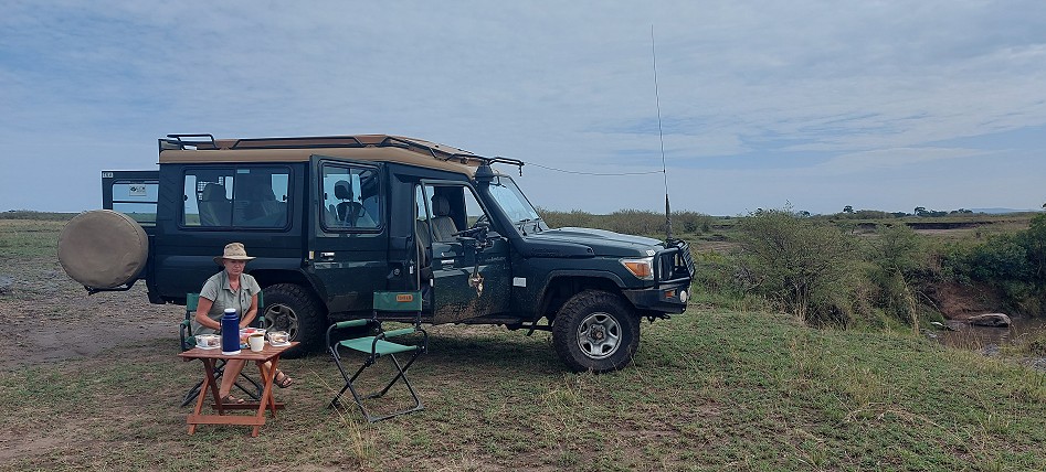 Petra Reinecke, Bushfrühstück in der Masai Mara