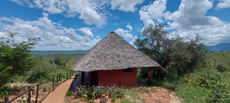 Soroi Leopards Lair Cottage - Lumo Conservancy