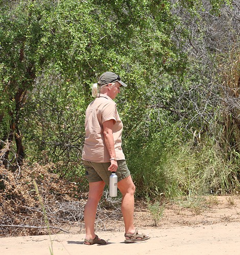 Petra Reinecke auf Safari im Meru Nationalpark