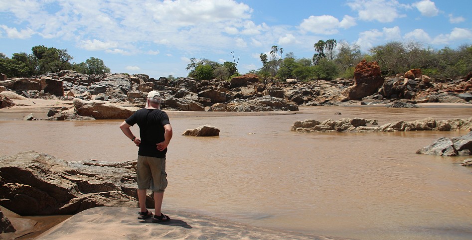 Tana River Bridge - Adamson Falls - Meru / Kora National Park
