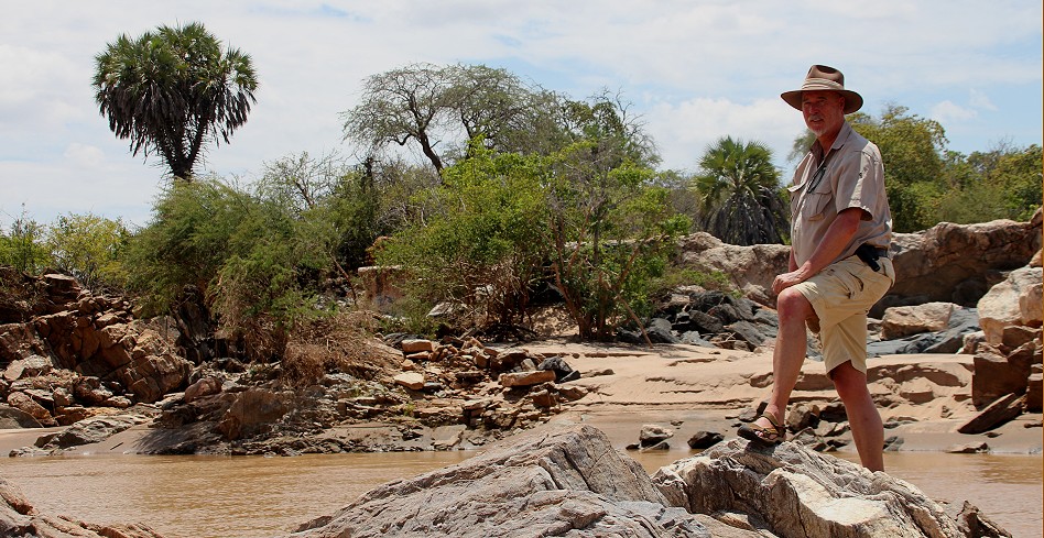 Tana River Bridge - Adamson Falls - Meru / Kora National Park