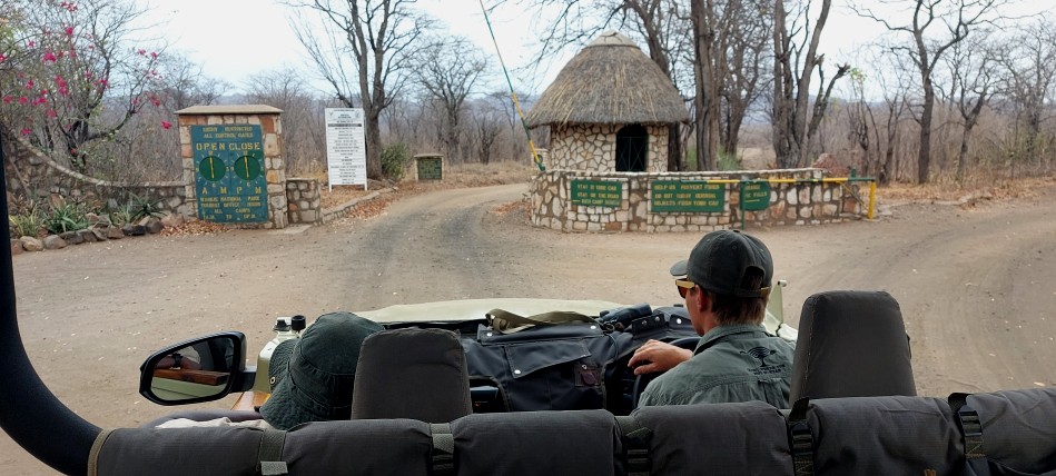 Sinamatella Gate, Hwange Park